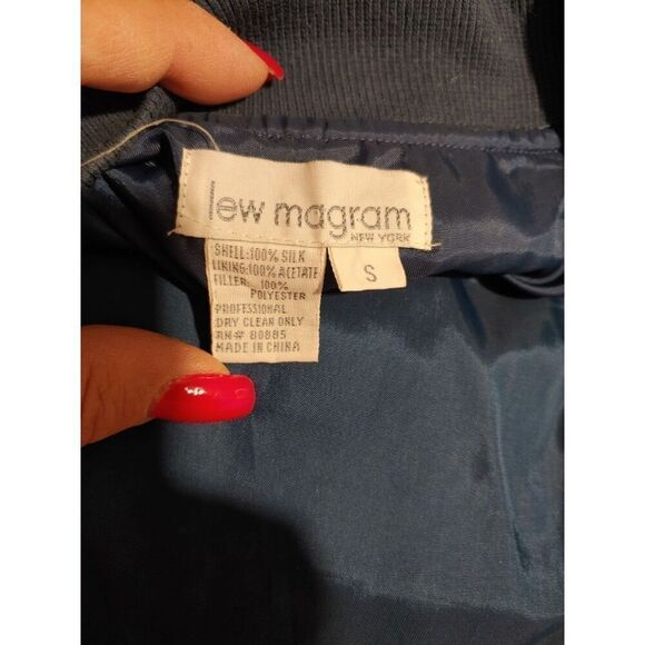Lew Magram VINTAGE Women's Size Small Blue Silk Bomber Jacket. - Picture 3 of 6